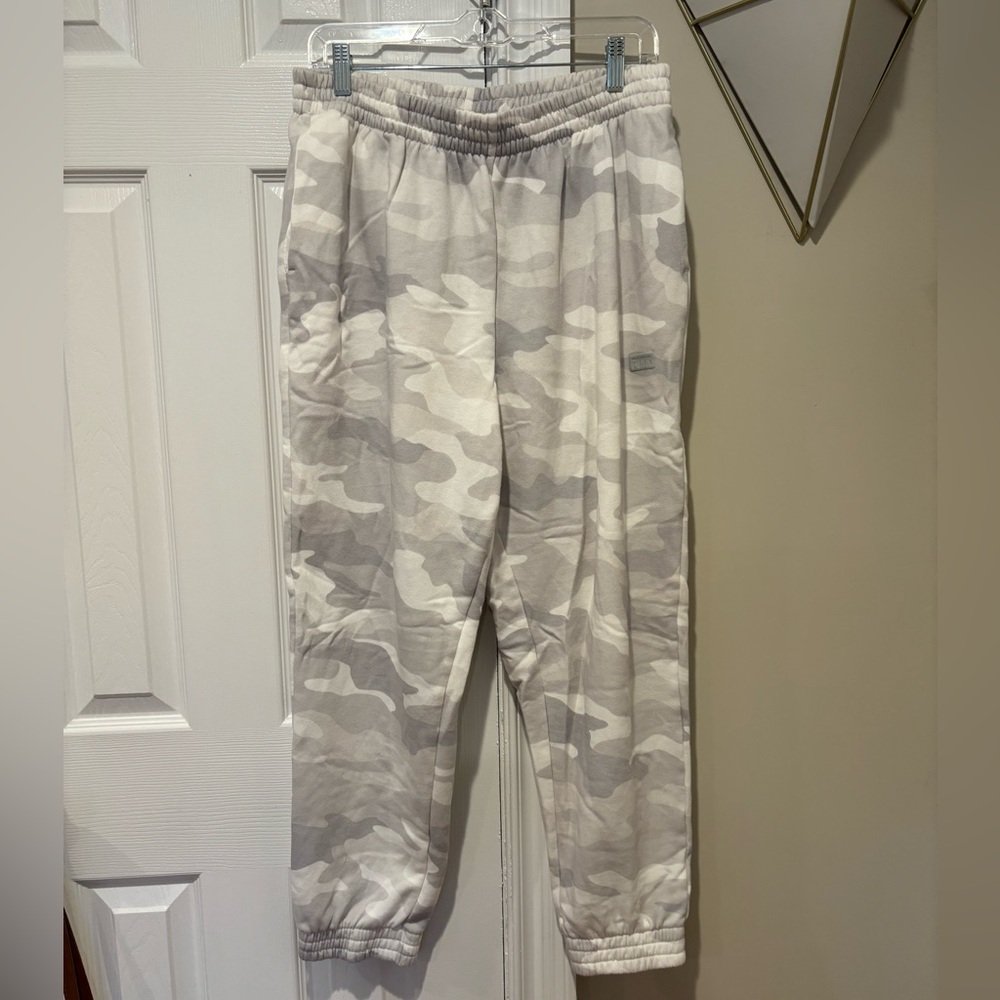 PINK Gray Camo fleece Jogger Pants